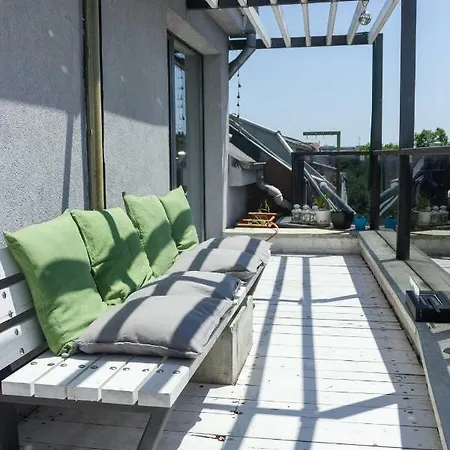 Amazing Two Bedroom In City Centre Varna