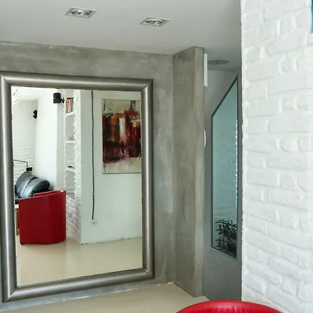 Amazing Two Bedroom In City Centre Apartment *